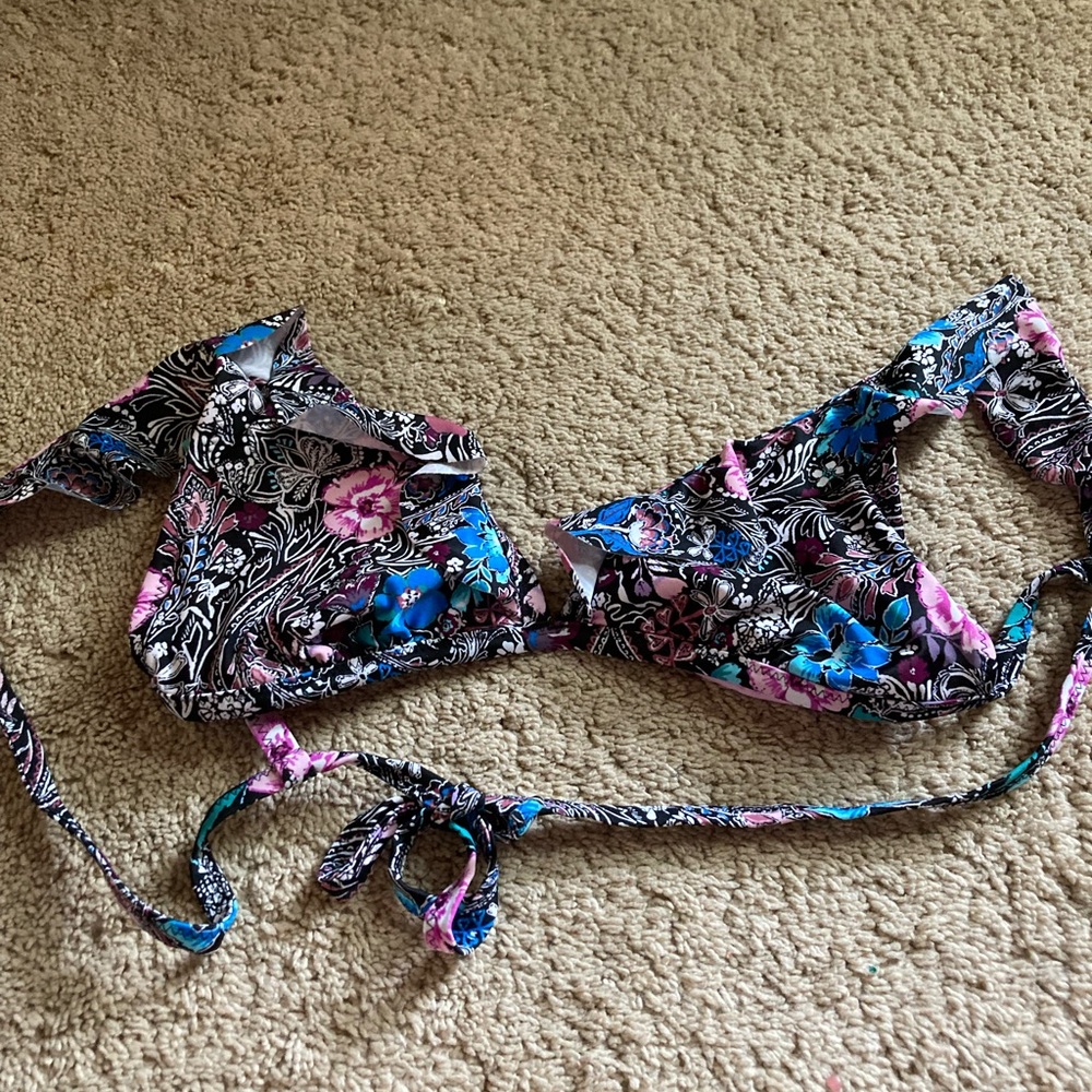 Shade and shore bathing suit, top size medium